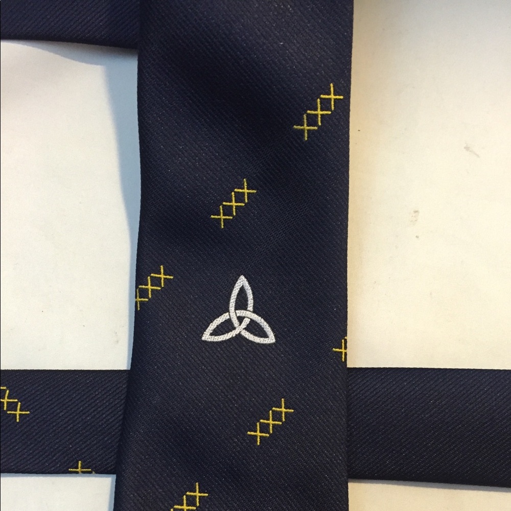 Vintage Men’s Tie 57” Embroidered W/Celtic Knots Scottish Triquetra Embroidered